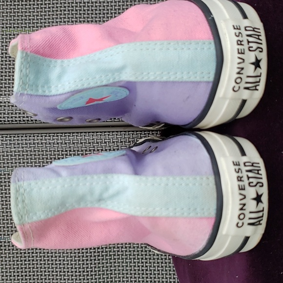 EUC CTAS Classic High Top in White/Red/Blue/Purple (Jr. 5) KICKS - Picture 2 of 8